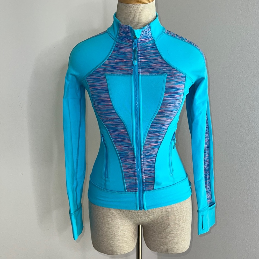 🔹 Ivivva Zip Up Jacket